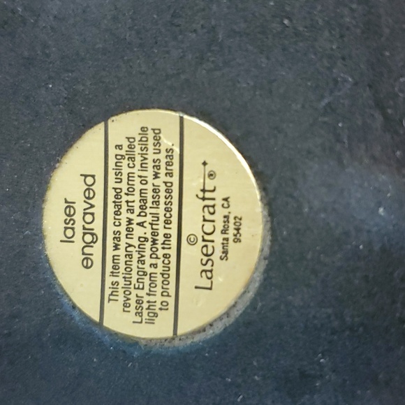 Vintage laser engraved walnut paper weight - Picture 4 of 6